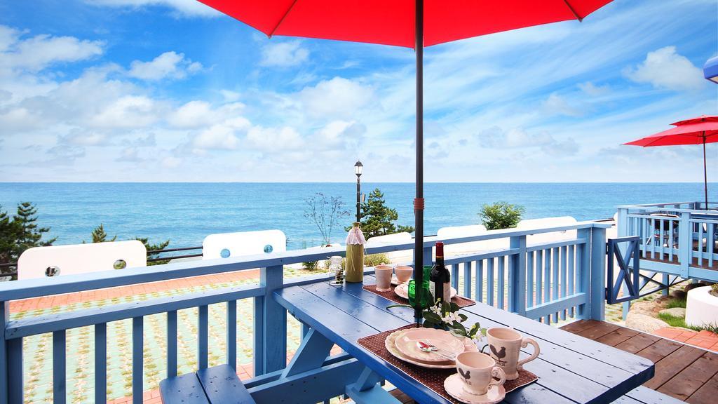 Blue & White Pension Namhae Exterior foto