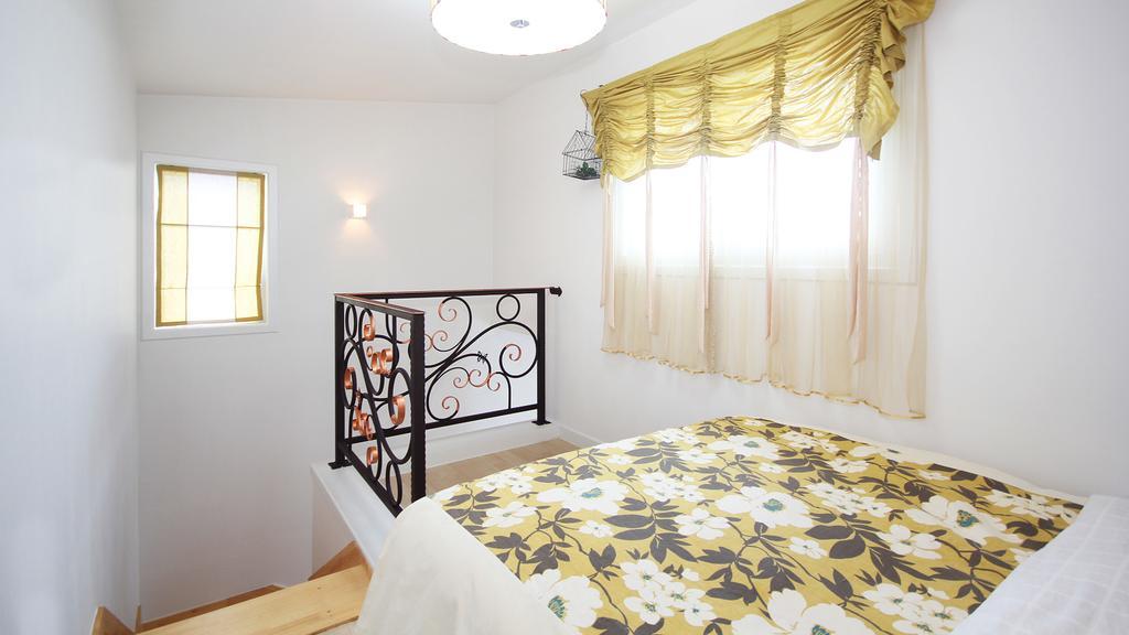 Blue & White Pension Namhae Exterior foto