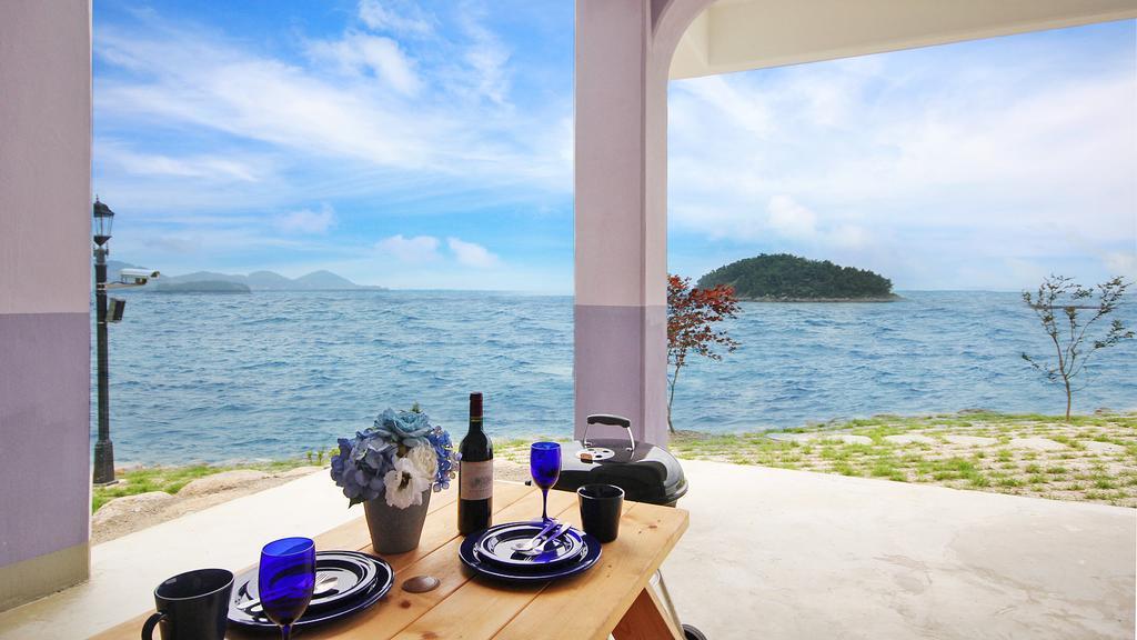 Blue & White Pension Namhae Exterior foto
