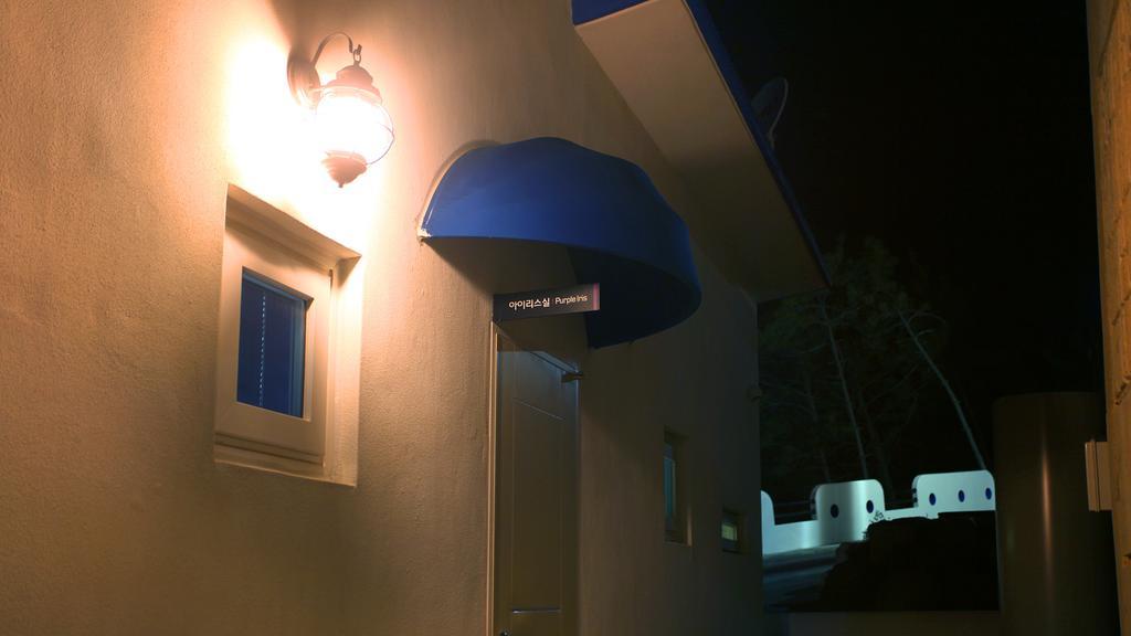 Blue & White Pension Namhae Exterior foto