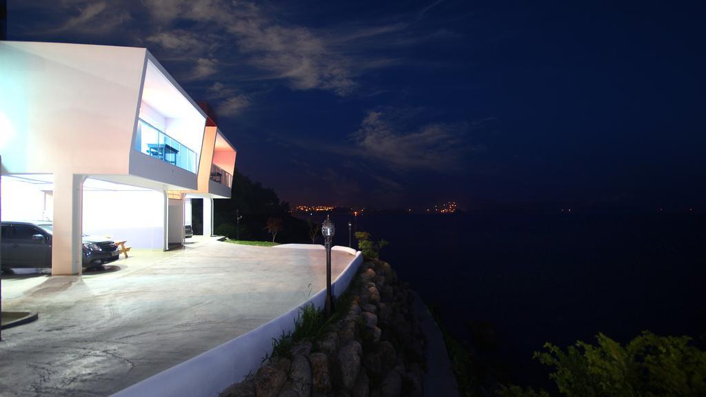 Blue & White Pension Namhae Exterior foto